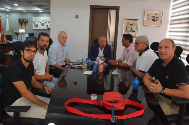 اجيري وجهاز المنتخب وأبوريدة اجيري وجهاز المنتخب وأبوريدة